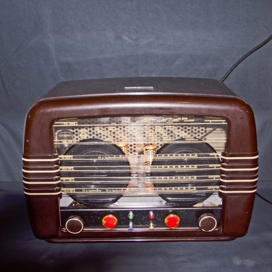 Bakelitradio «Philips» (1949)