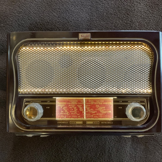 Bakelitradio «Mediator» (1956)